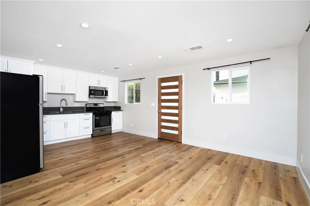 6714 Amigo, Reseda, California 91335 home-pic-25